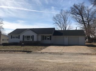 310 N 30th St, Louisiana, MO 63353