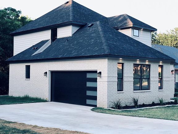 4th image of 1013 Crestwood Ct
