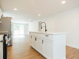 2049 E McKinley Ave, Mishawaka, IN 46545