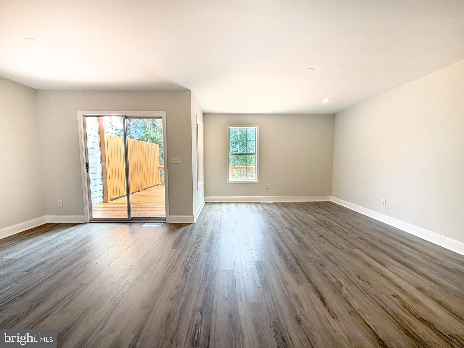3 bed, 3.5 bath, 2248 sqft, $2,350 — Photo 4