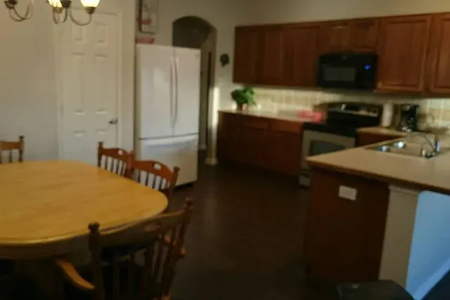 4 bed, 1790 sqft, $2,900 — Photo 3