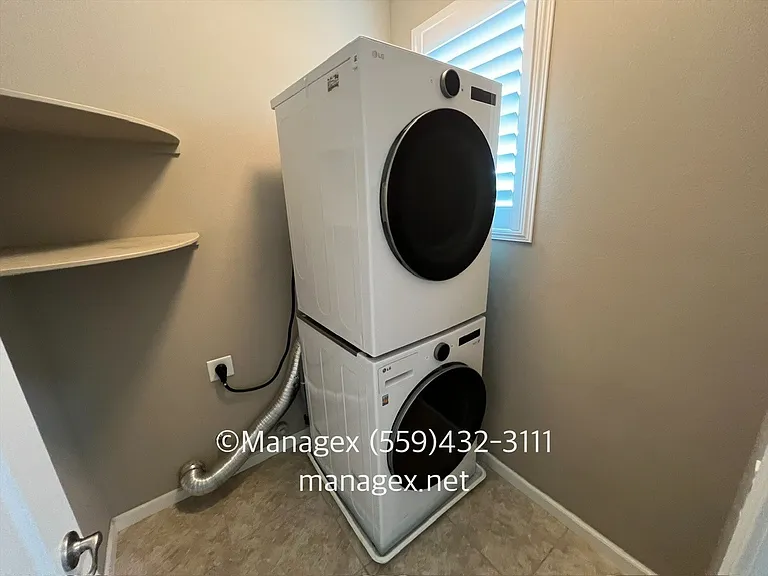 3069 Mount Rainier Ln — Photo 6