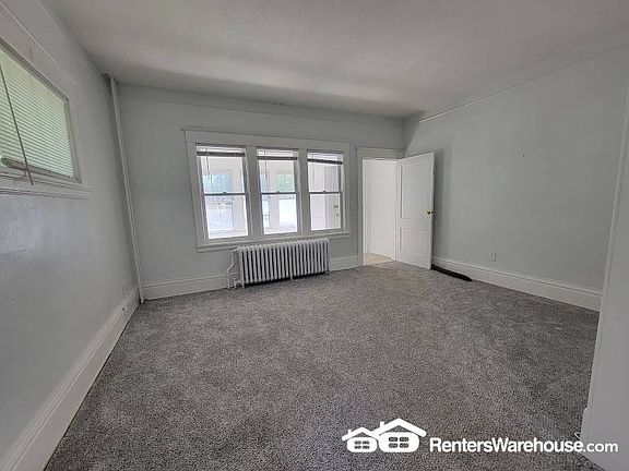 3rd image of 679 Hawthorne Ave E #1