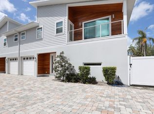 2066 Roselawn St, Sarasota, FL 34231