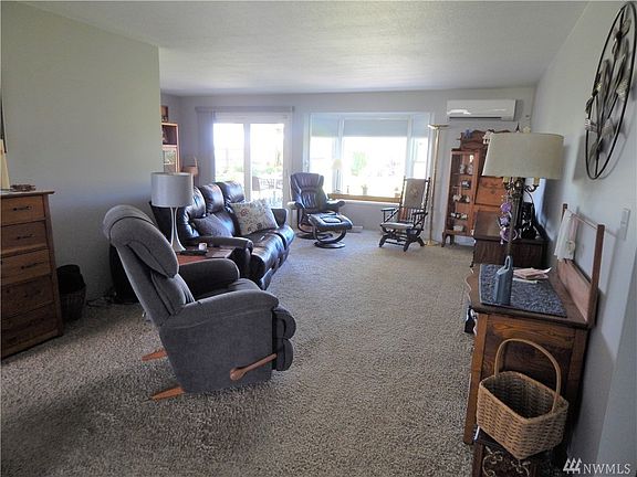 3rd image of 101 Schilling Dr