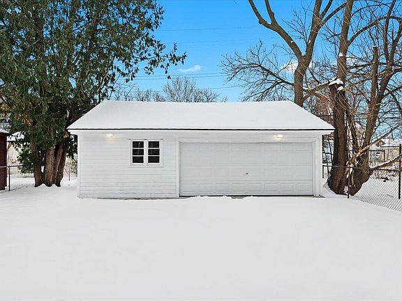 2nd image of 9968 Farley Ave