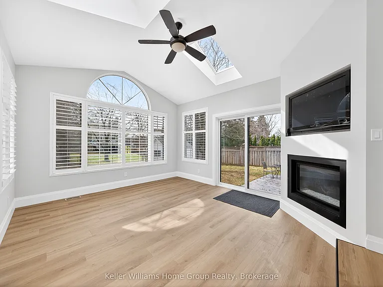 535 Elgin St — Photo 22