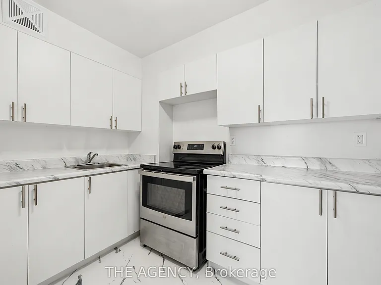 2350 Dundas St W #2511A — Photo 7