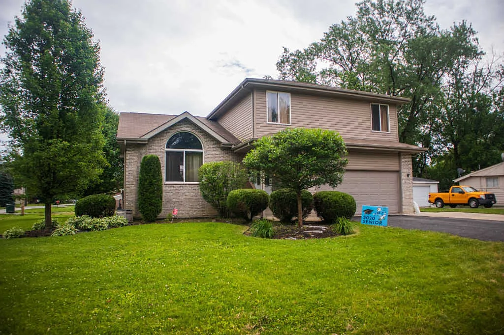 16411 Trumbull Ave photo 1