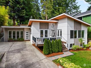 9719 19th Ave NE, Seattle, WA 98115