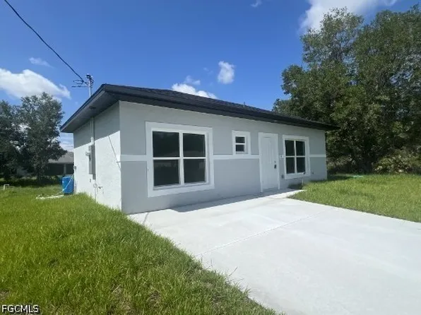 706 Azure Ave, Lehigh Acres, FL 33974