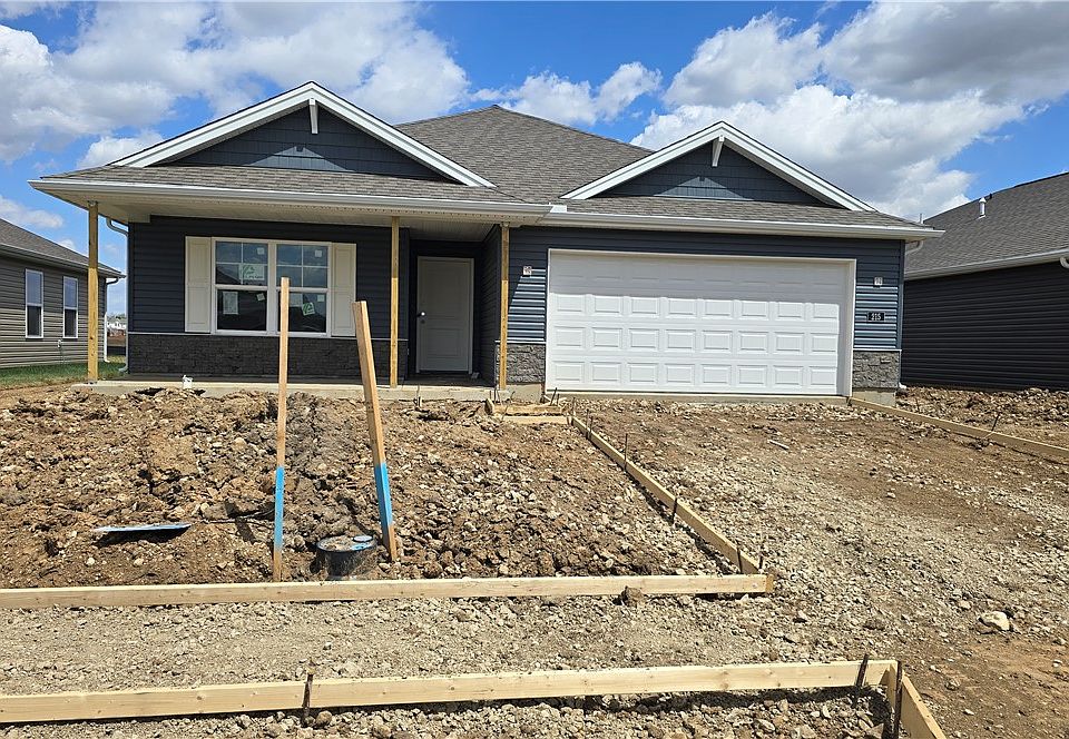 2nd image of 215 Lightfoot Ct