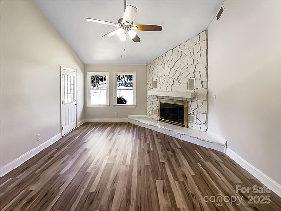 3rd image of 4808 Cedar Ct
