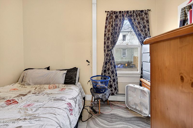 4th image of 114 3rd Avenue