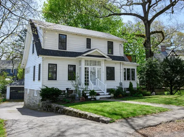 45 Cliff Rd, Milton, MA 02186