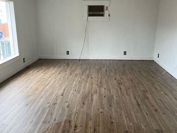 3rd image of 115 Olive Ave