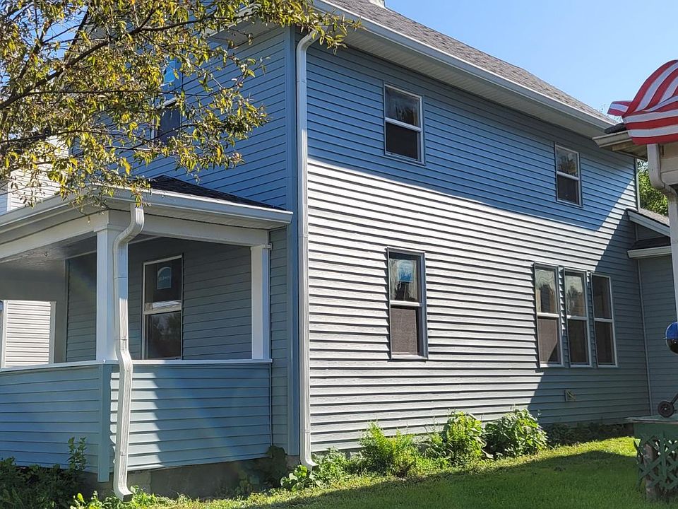 2nd image of 924 S 14th St #2