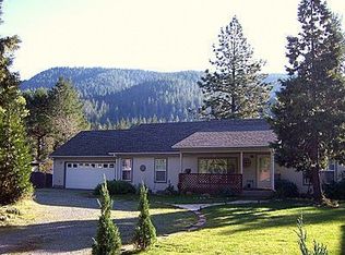 195 Toad Rd, Gasquet, CA 95543