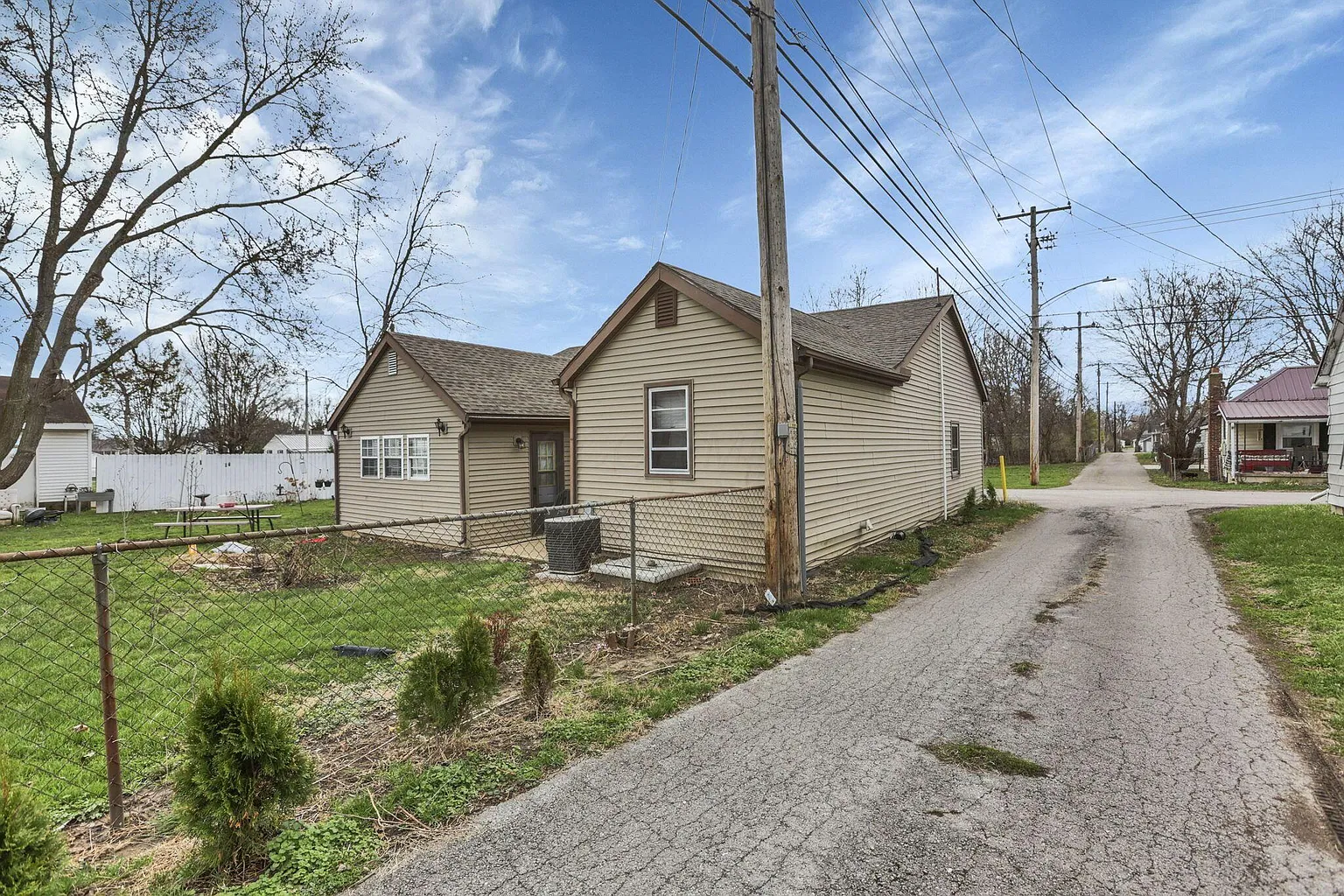 332 Fountain Ave photo 1