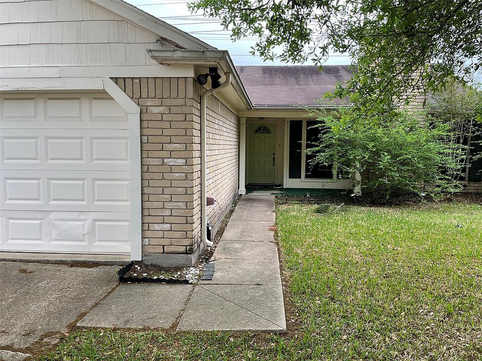 1st image of 3227 E Heatherock Cir