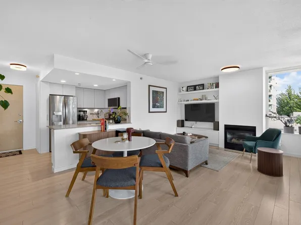 120 Milross Ave #502, Vancouver, BC V6A 4K7
