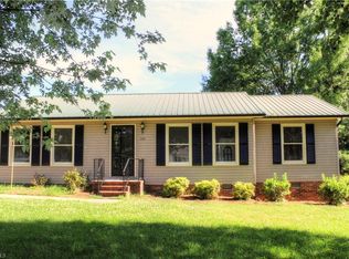 215 Aldridge Ln, Archdale, NC 27263