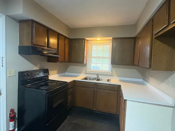 1305 Fulton Rd, Winchester, KY 40391