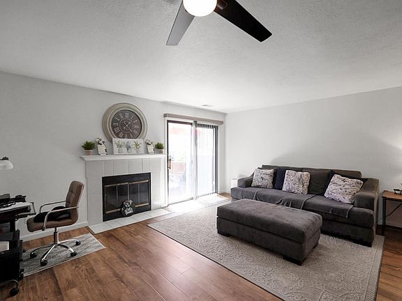 5th image of 2250 Scarborough Dr APT 18