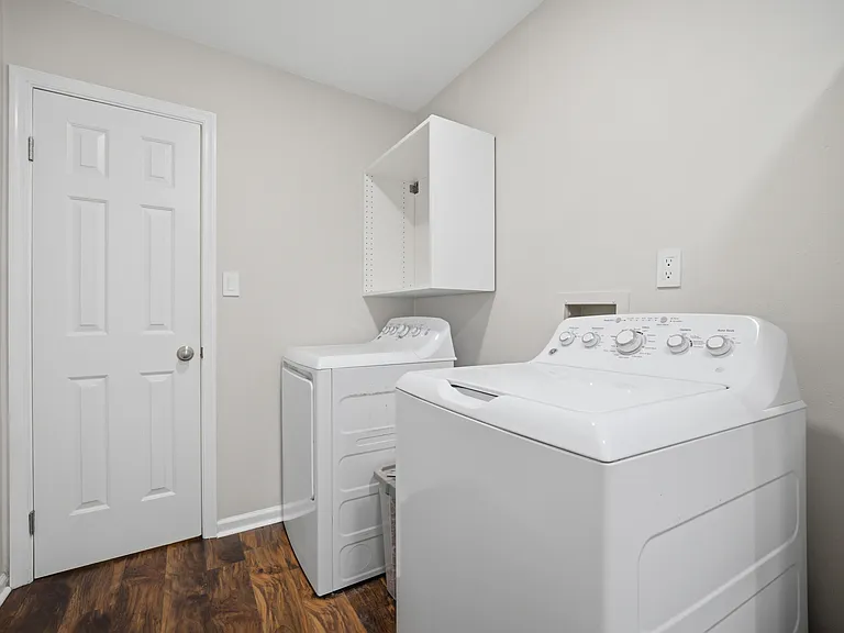 2252 Newstead Dr — Photo 33