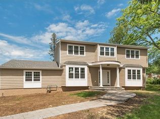 24 Northwood Cir, New Rochelle, NY 10804