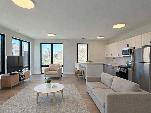 2nd image of 407 Highland Ave #11569076