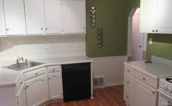 4th image of 3129 Ferris Ave