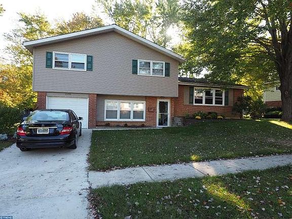 2nd image of 2200 Carlton Ln