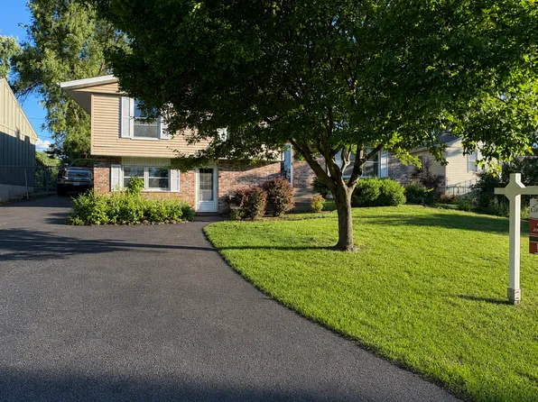 314 Plum St, Lake In The Hills, IL 60156