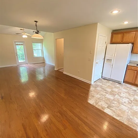 30 Twin Oaks Pl — Photo 4