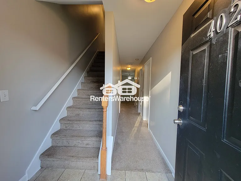 7712 Autry Cir #402 — Photo 2