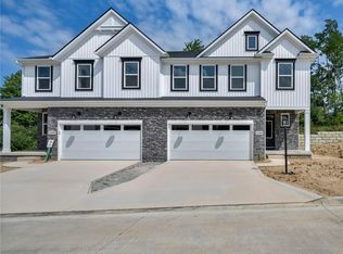 2081 Glenmont Dr, Brunswick, OH 44212