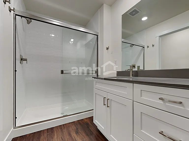 740 S Retort Ave — Photo 11
