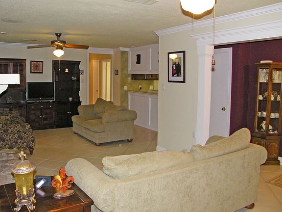 4th image of 2616 Highland Dr W