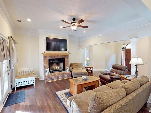 5th image of 4396 Forest Lake Dr