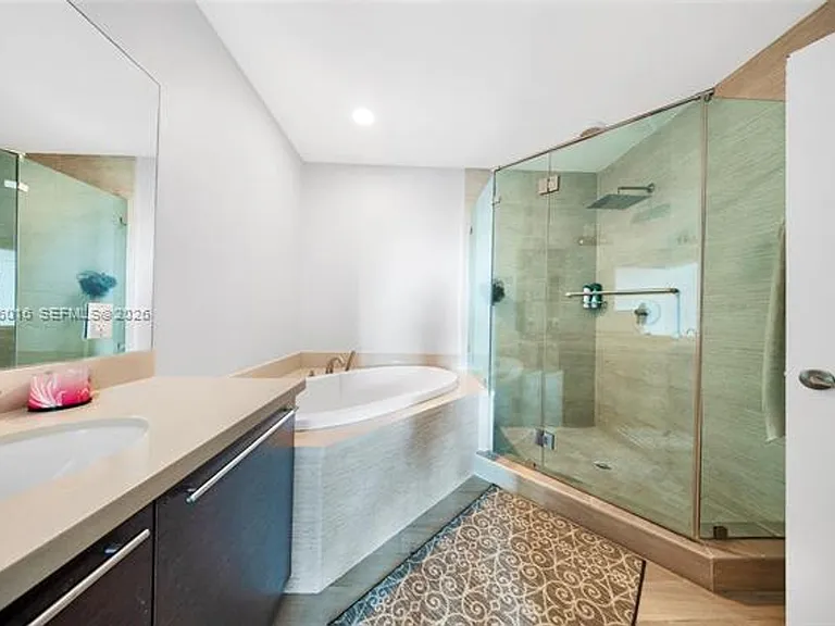 7928 East Dr #305 — Photo 13