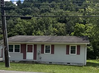 442 Indian Creek Rd, Cedar Bluff, VA 24609