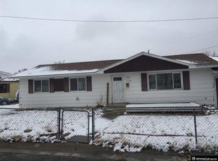 1131 W Jeffers Dr, Rawlins, WY 82301