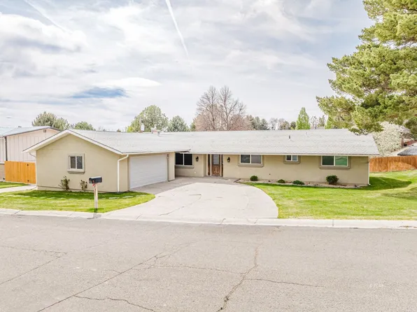 225 Skyline Dr, Elko, NV 89801