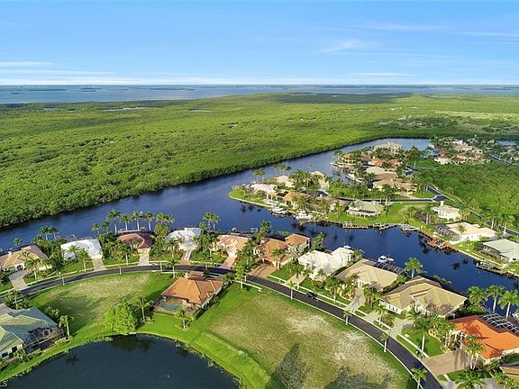 4th image of 1918 Harbour Cir