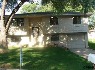 7815 Leaf Plum Dr, La Vista, NE 68128
