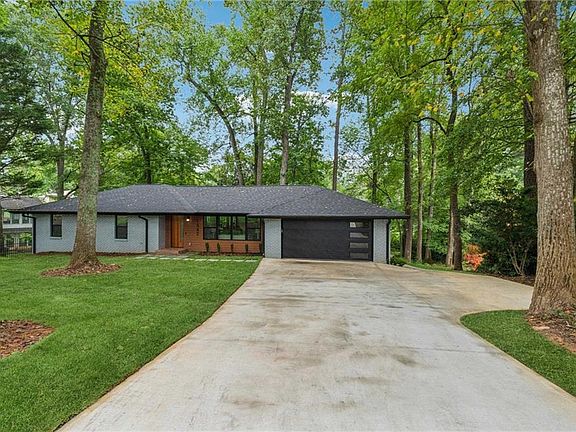 2nd image of 1542 Lavista Rd