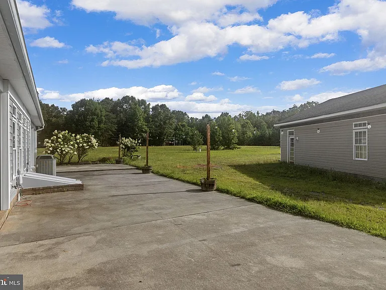 9725 Brock Rd — Photo 32