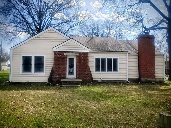 407 S 6th St, Louisburg, KS 66053