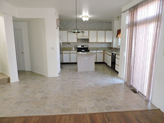 3rd image of 361 Blackfoot Dr